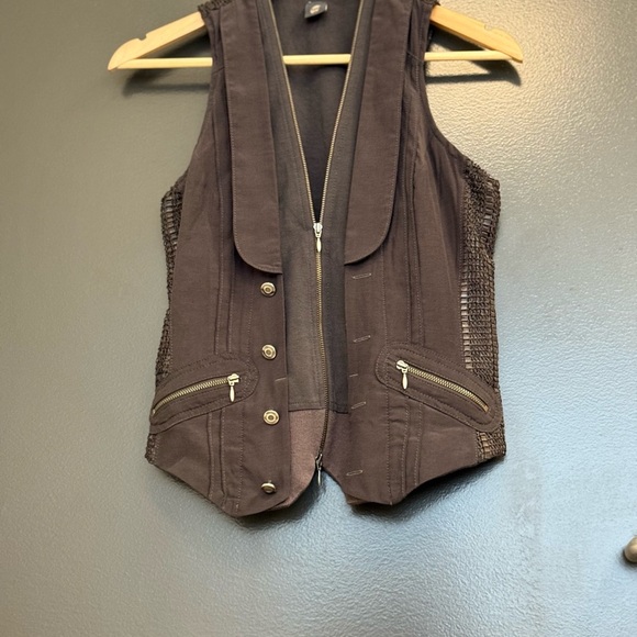 Eva Kayan size 38 EUC mint condition designer
Military vibe multi material vest - Picture 4 of 16